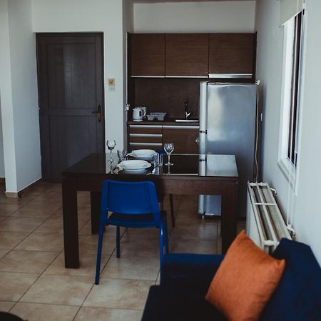 Ovis Hotel Apartments 아이아 나파 외부 사진