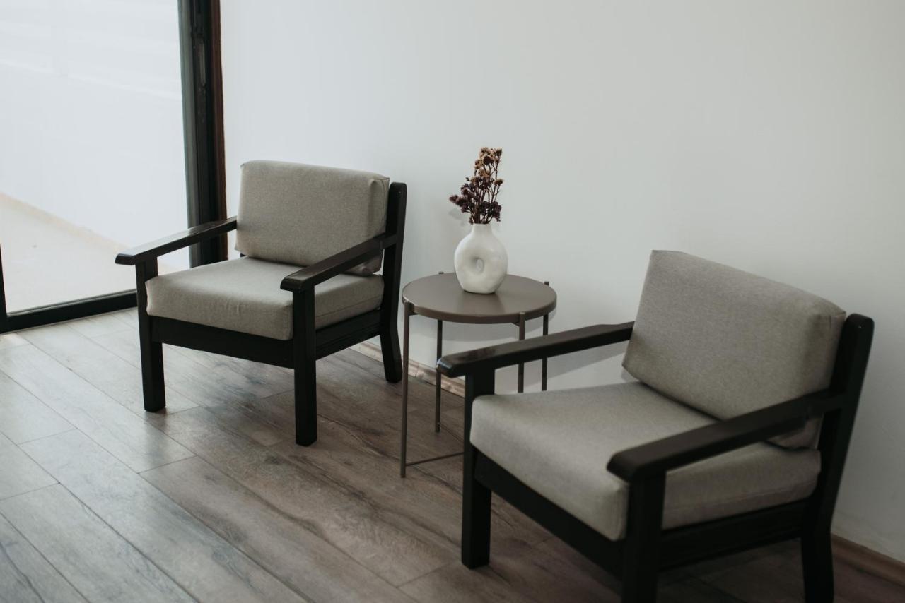 Ovis Hotel Apartments 아이아 나파 외부 사진