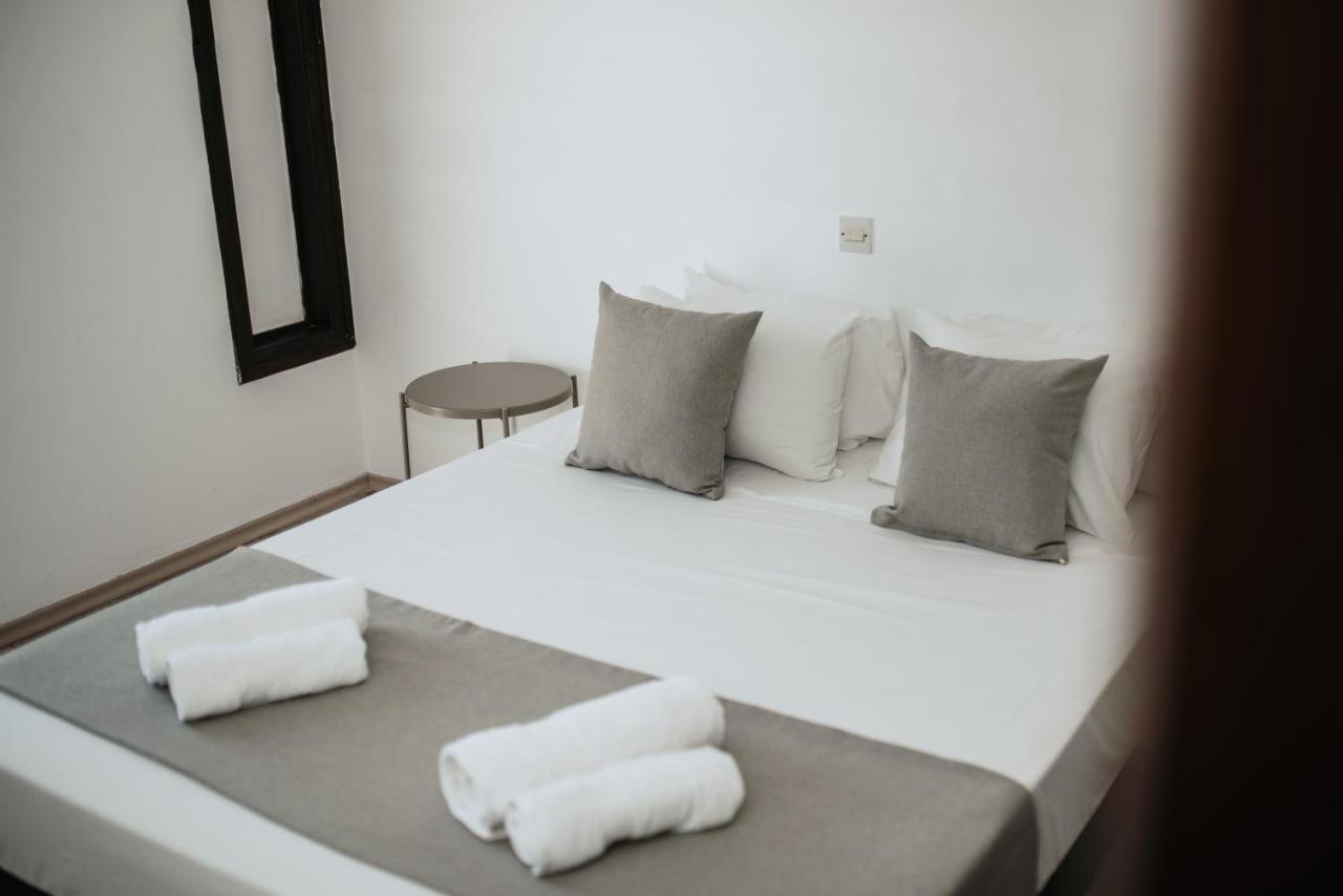 Ovis Hotel Apartments 아이아 나파 외부 사진
