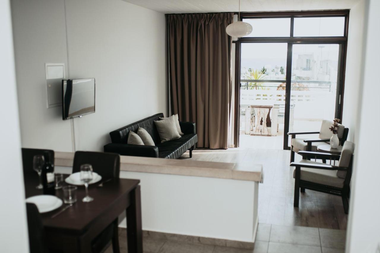 Ovis Hotel Apartments 아이아 나파 외부 사진