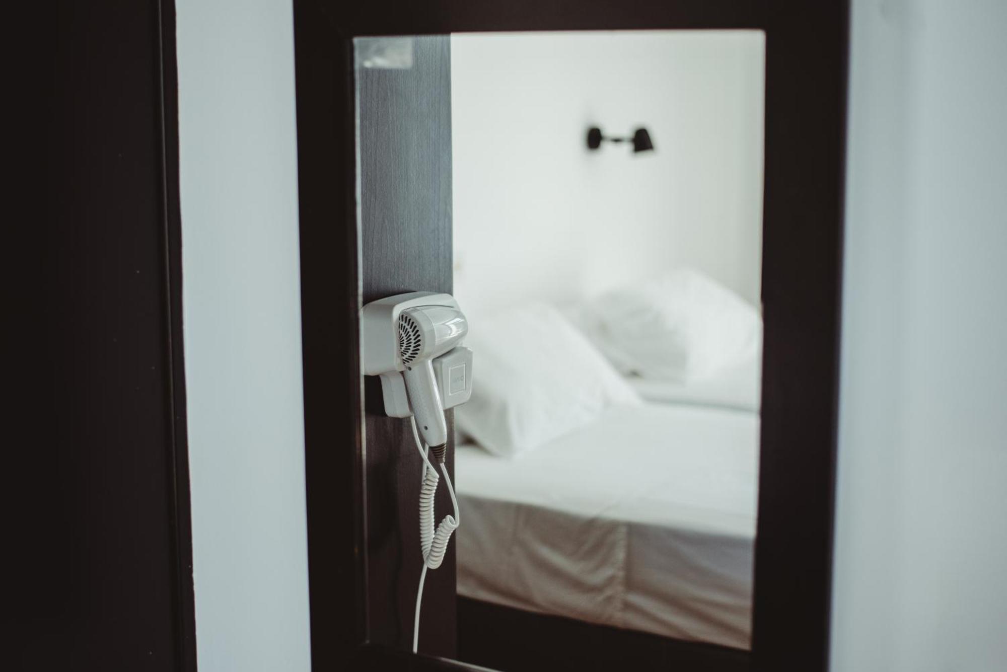 Ovis Hotel Apartments 아이아 나파 외부 사진
