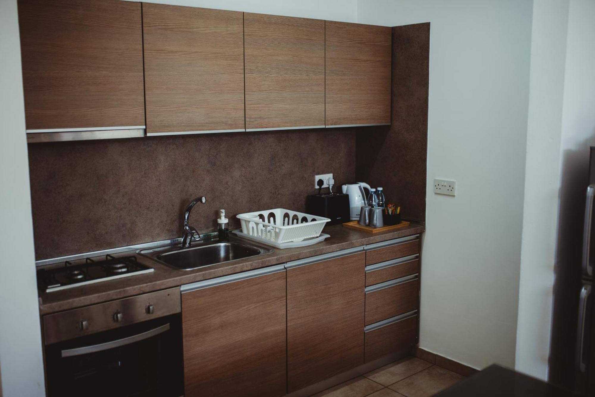 Ovis Hotel Apartments 아이아 나파 외부 사진