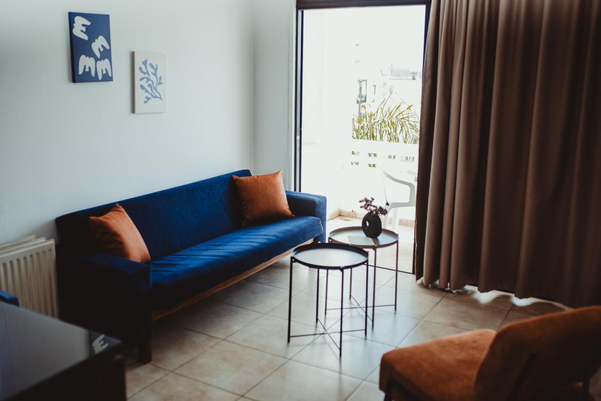 Ovis Hotel Apartments 아이아 나파 외부 사진